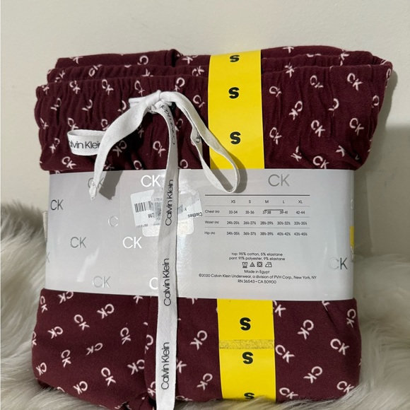 Calvin Klein pjs set size small - Picture 3 of 4